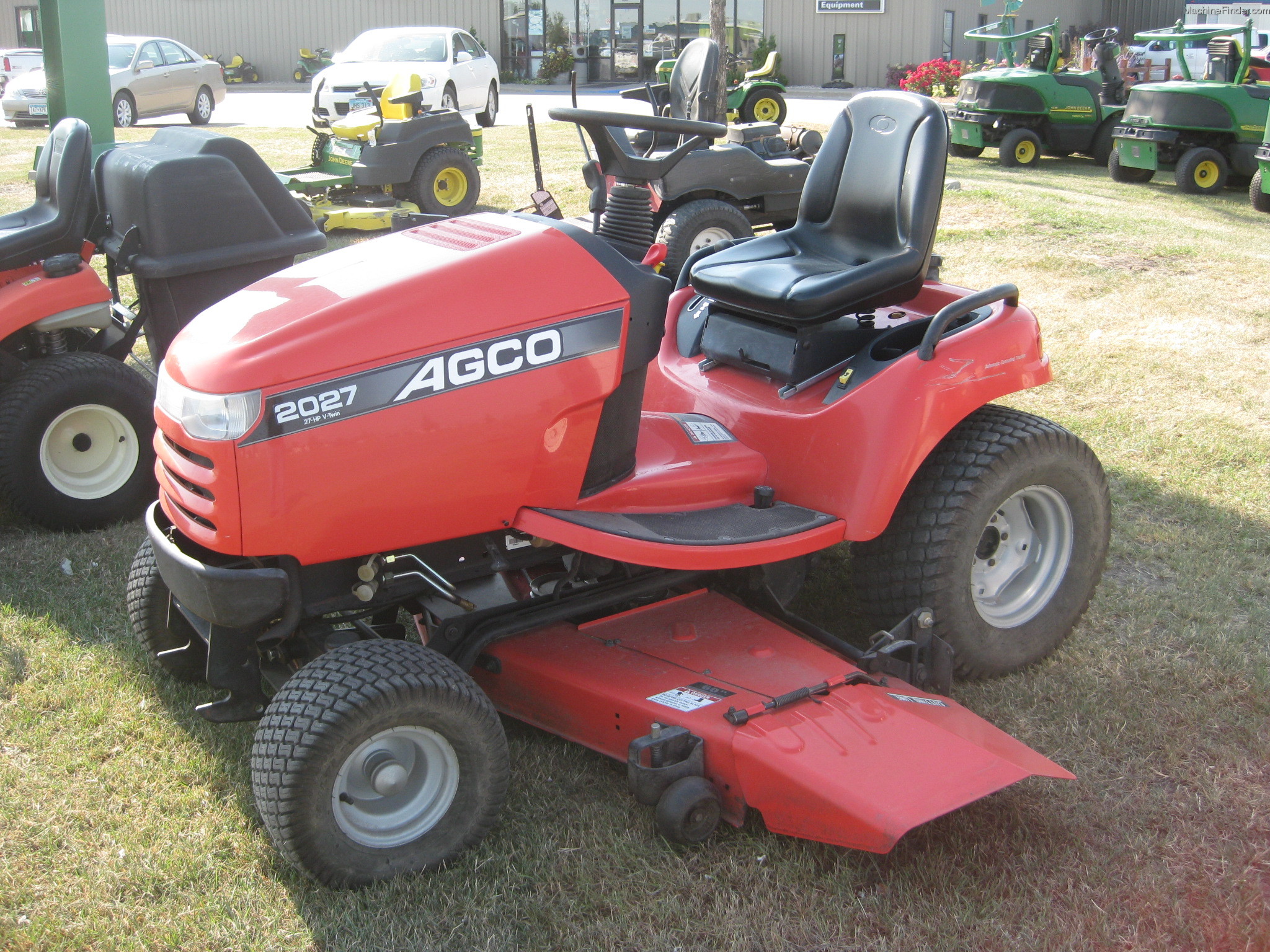 2005 Agco 2027H Lawn & Garden and Commercial Mowing John Deere