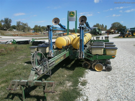  John Deere 7000