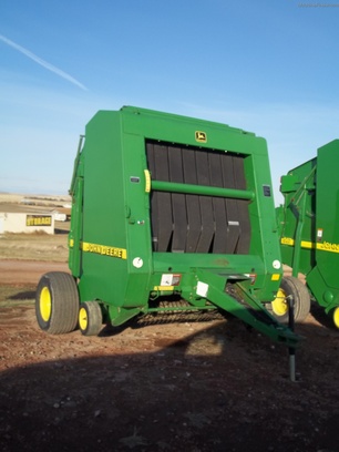 1997 John Deere 566