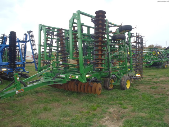 2011 John Deere 2310