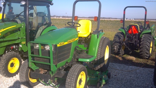 2001 John Deere 4300
