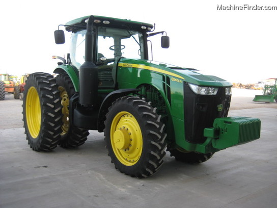 2012 John Deere 8260R