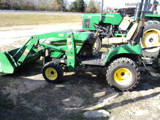2010 John Deere 2305
