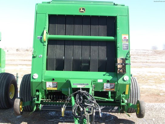 2011 John Deere 568