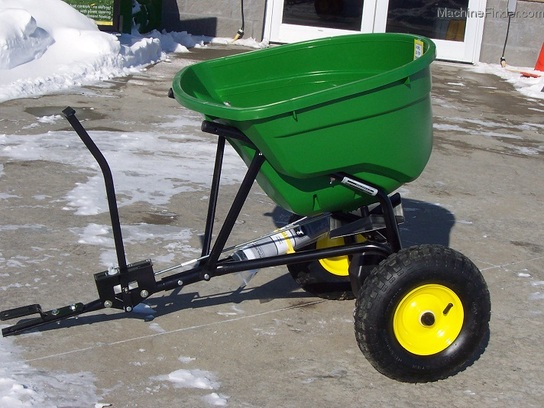 2012 John Deere JD 130 spin-spreader, pull-type, for L&G tractors