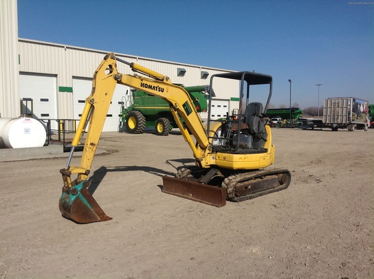2001 Komatsu PC30MR-1