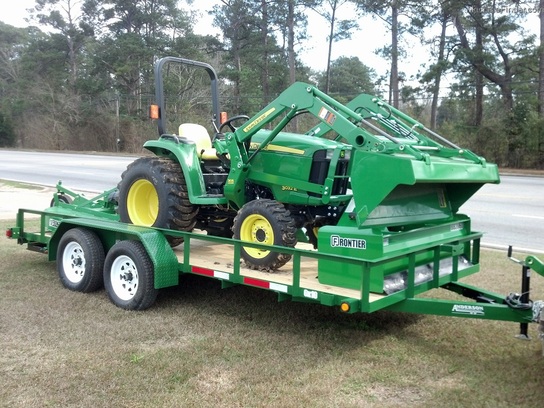 2013 John Deere 3032E