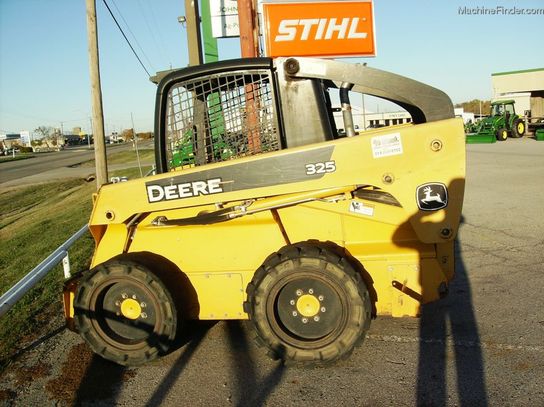2005 John Deere 325