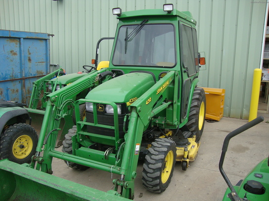 1999 John Deere 4300