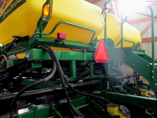 2010 John Deere DB60