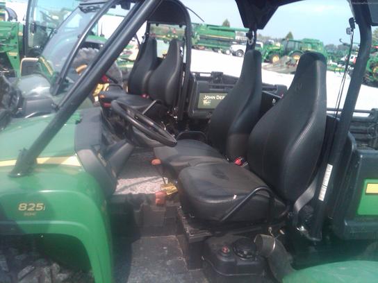 2011 John Deere 825
