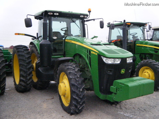 2012 John Deere 8260R