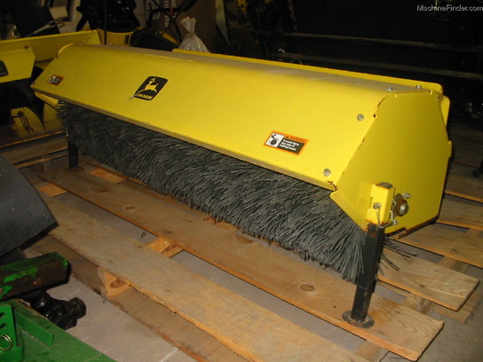 2001 John Deere 51 In. QUICK HITCH BROOM