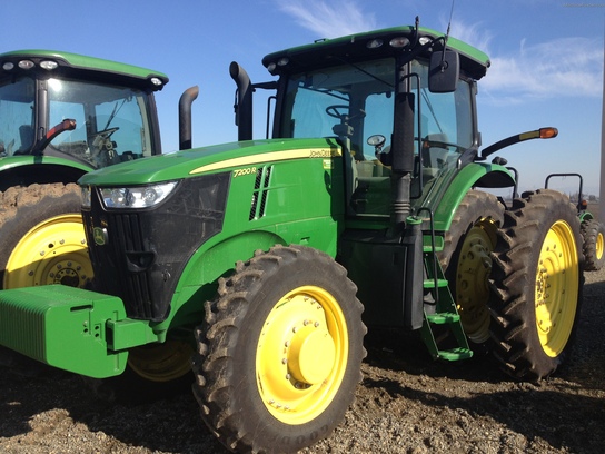 2011 John Deere 7200R