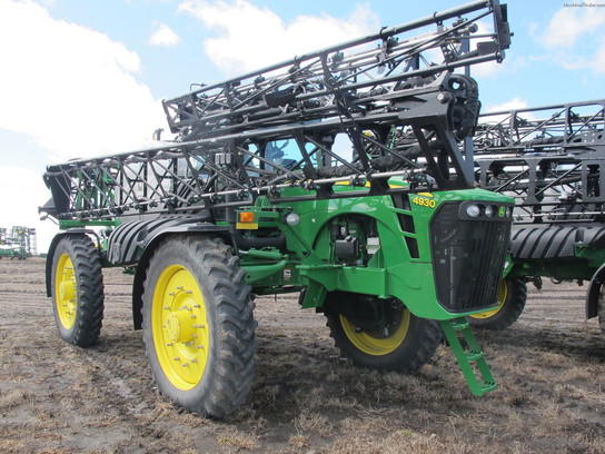 2011 John Deere 4930