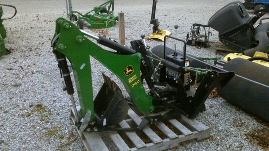 2010 John Deere 260