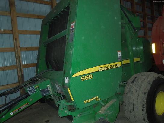 2010 John Deere 568
