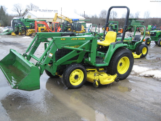 2000 John Deere 4400