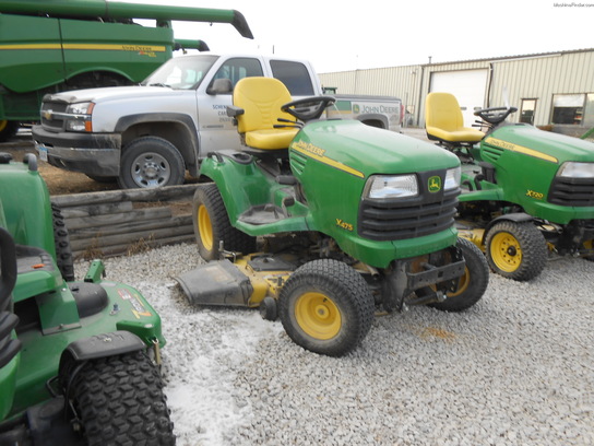 2004 John Deere X475