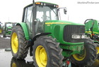 2004 John Deere 7320