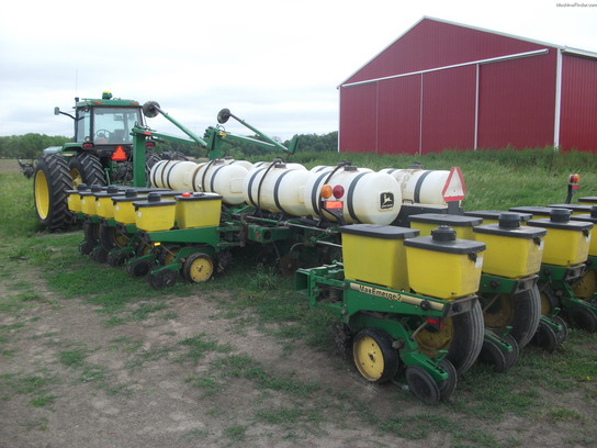 1996 John Deere 7200