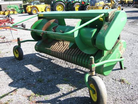 2000 John Deere 7 Pick up head