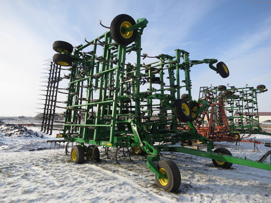 2012 John Deere 2210