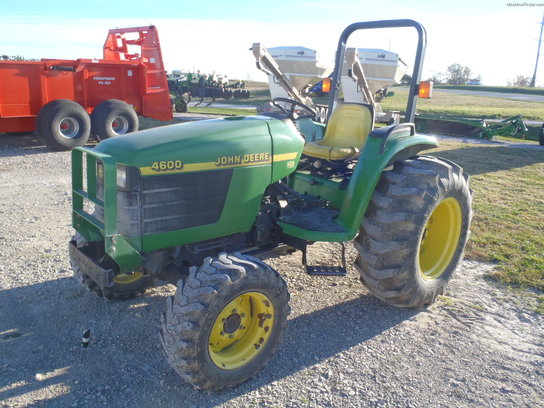 2000 John Deere 4600