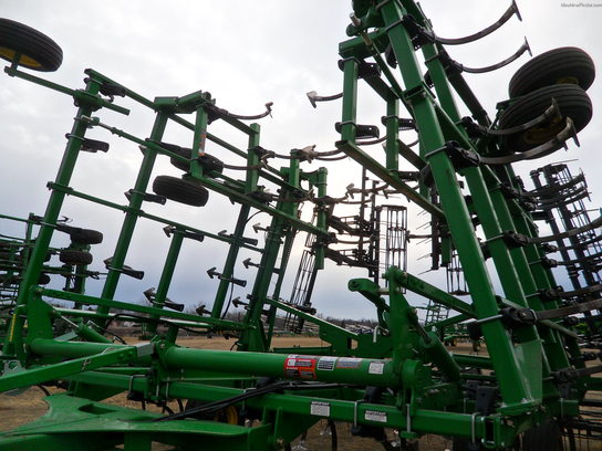 2012 John Deere 2210