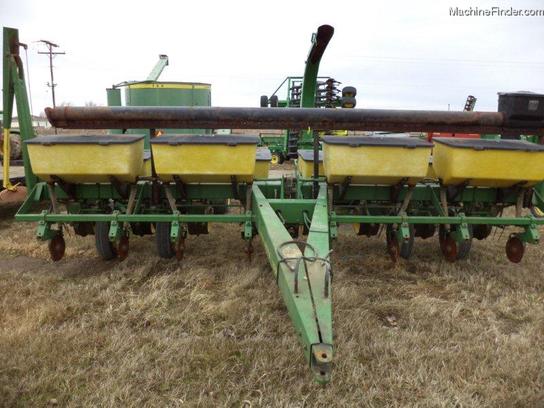  John Deere 7000