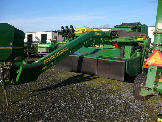 2005 John Deere 735
