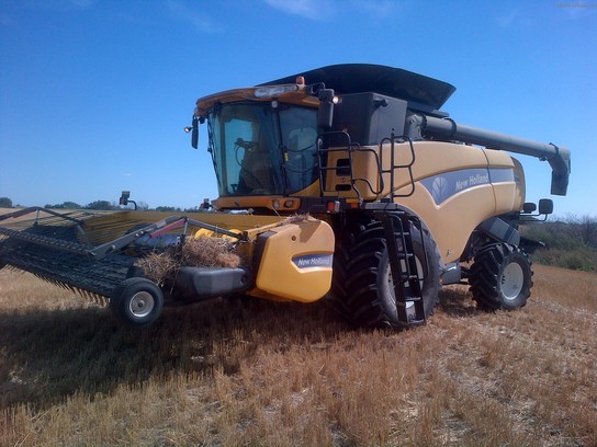 2011 New Holland CX8080