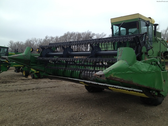 1980 John Deere 216