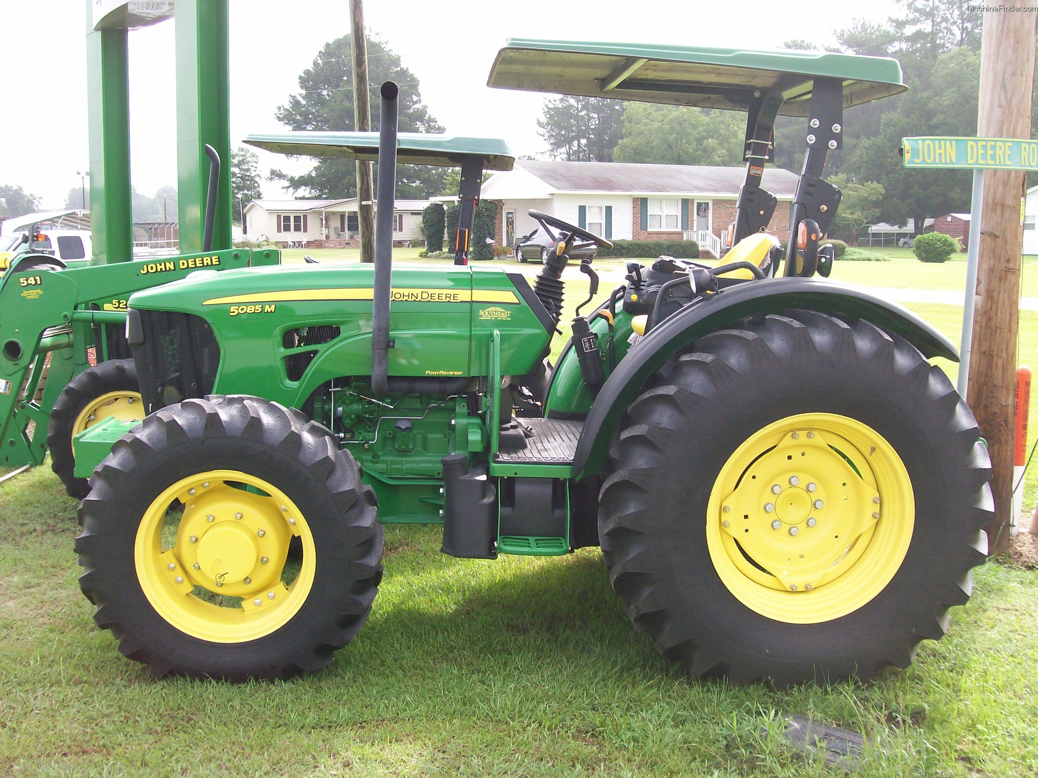 2011 John Deere 5085M Tractors Utility (40100hp) John Deere MachineFinder