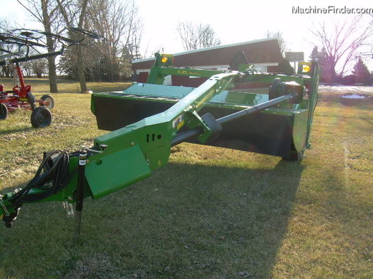2011 John Deere 635