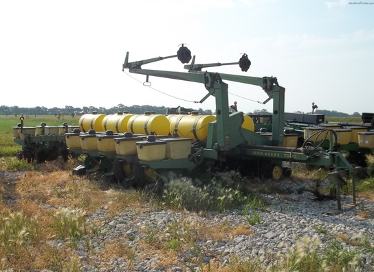 1982 John Deere 7000