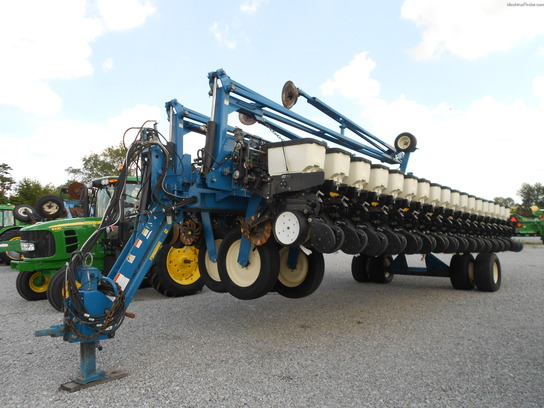  Kinze 3700