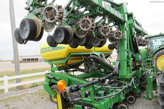 2011 John Deere 1720 CCS