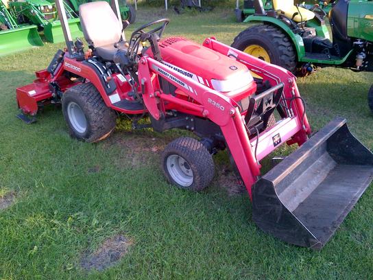 2005 Massey - Ferguson GC2300