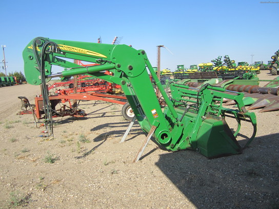  John Deere 746