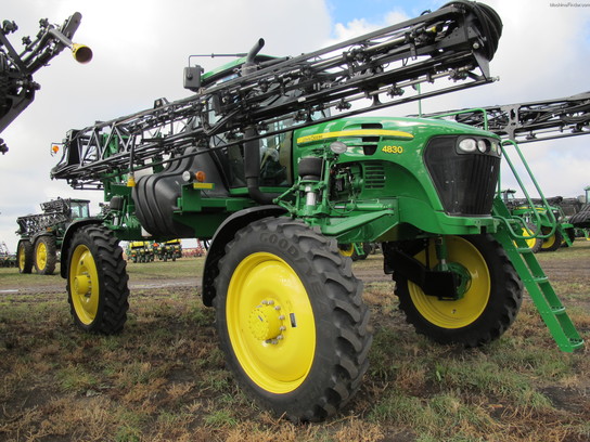 2011 John Deere 4830