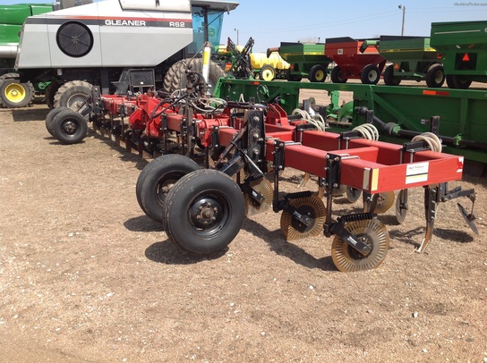2008 AGRI PRODUCTS 13 SHANK 30 IN