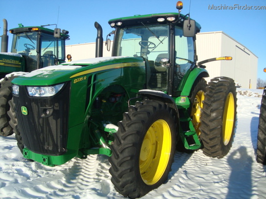 2012 John Deere 8235R