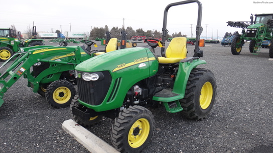 2012 John Deere 3520