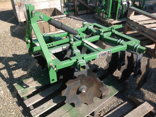 2010 John Deere DH1048