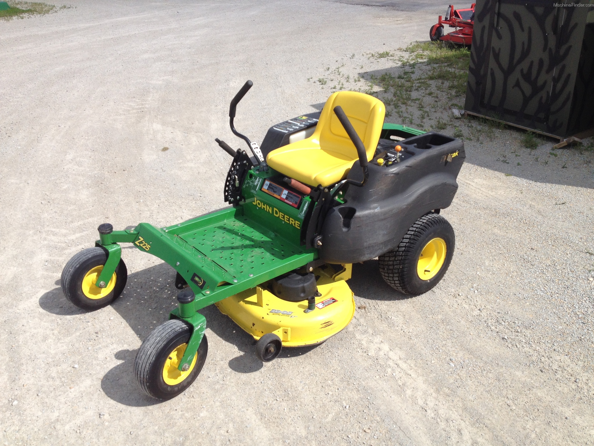 2008 John Deere Z225 Lawn & Garden and Commercial Mowing John Deere