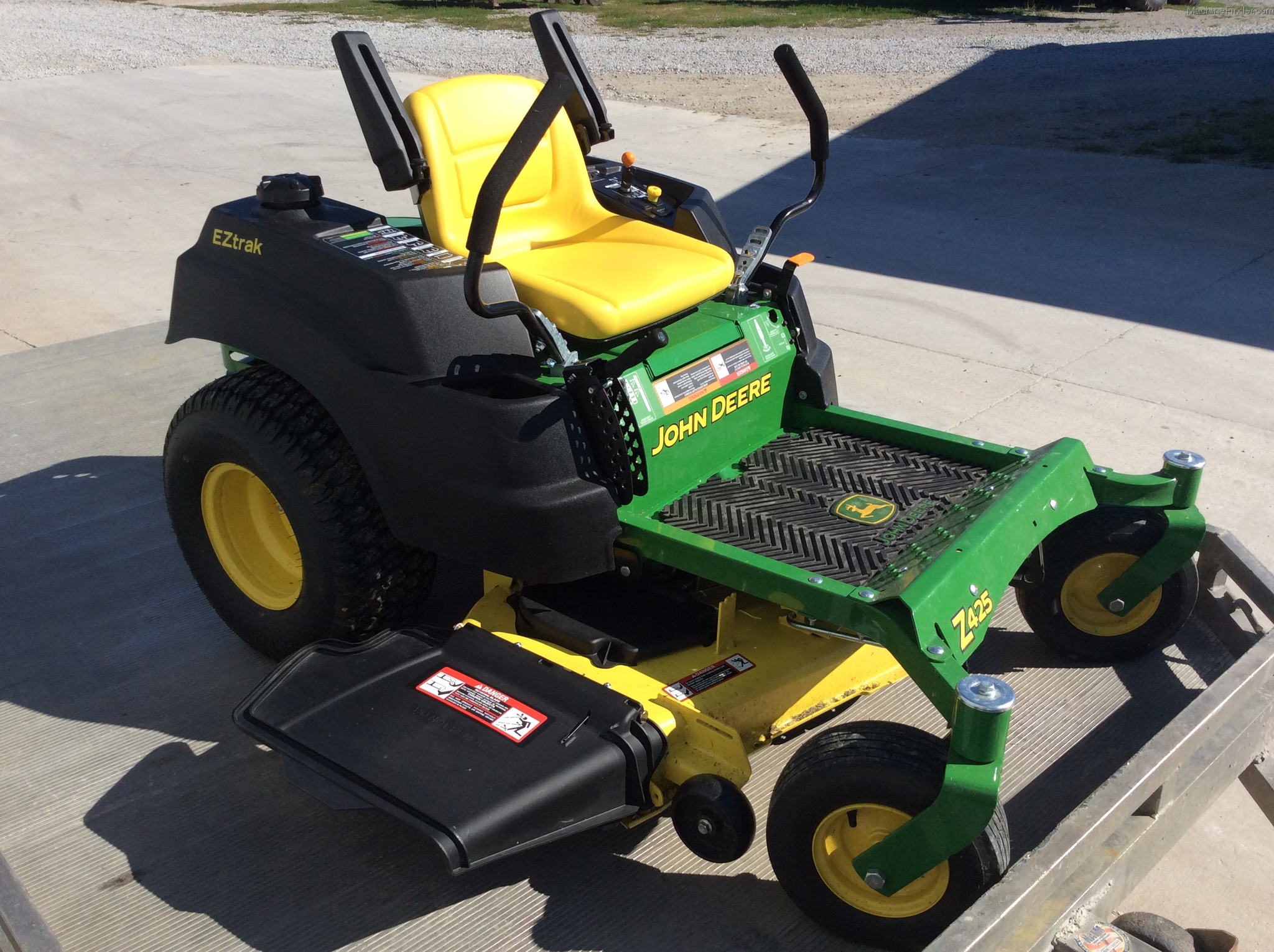 2014 John Deere Z425 Lawn & Garden and Commercial Mowing John Deere