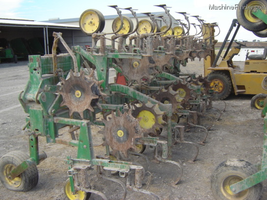 1990 John Deere 845