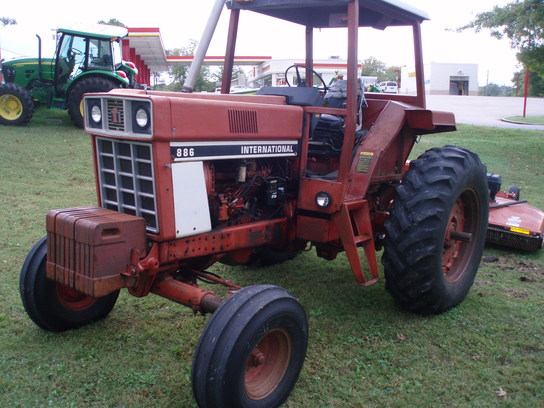 1981 International Harvester 886