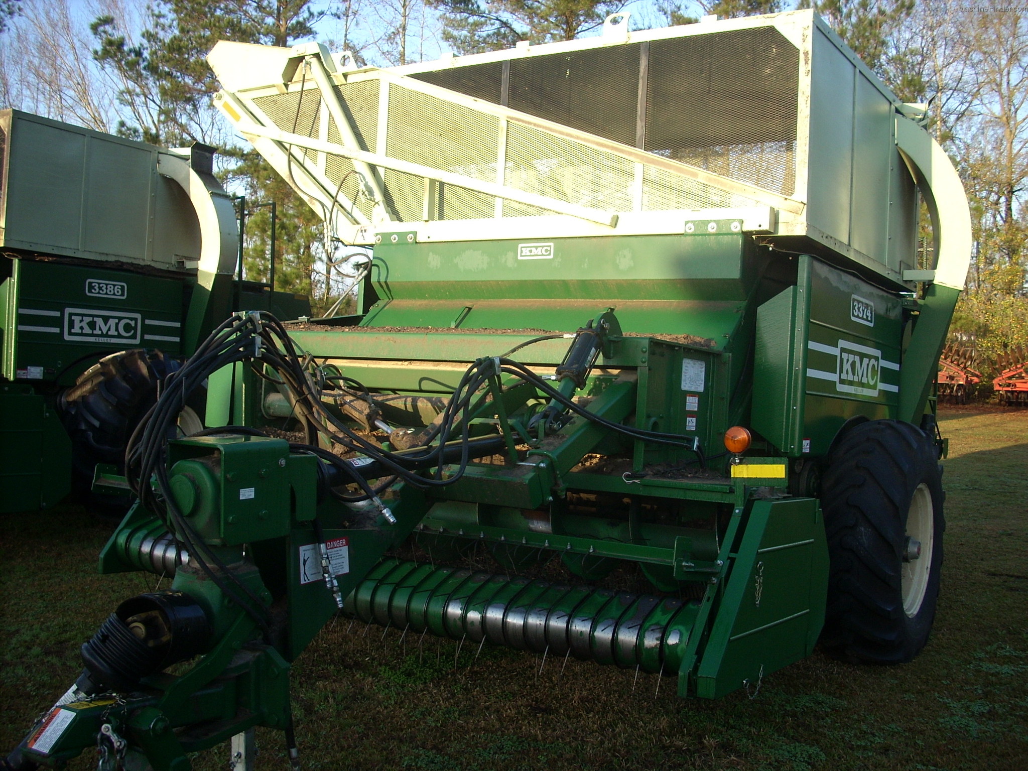 2010 KMC 3374 Combines John Deere MachineFinder